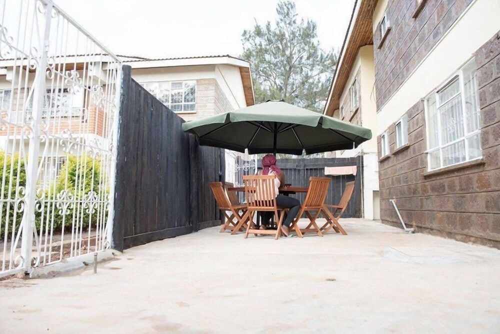 undefined The Swan Place 4