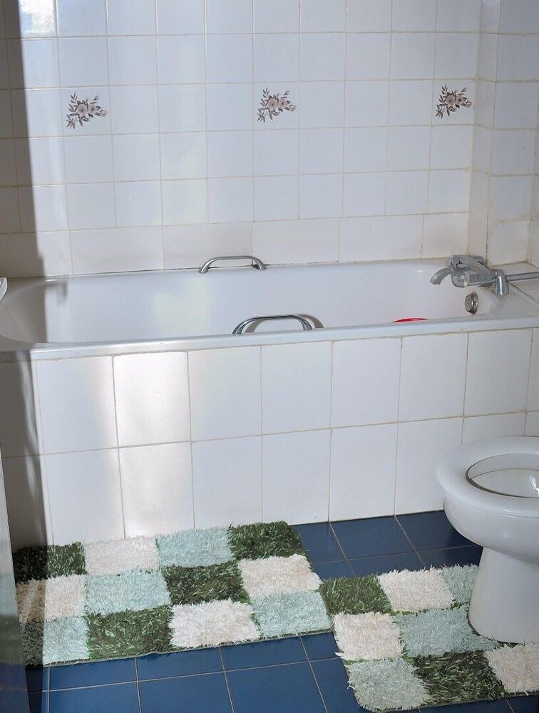 undefined The Swan Place 10