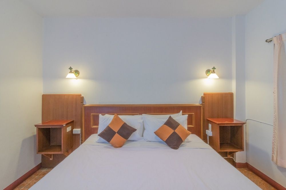 Rendezvous Oldtown Chiangmai Double Room with Balcony 16