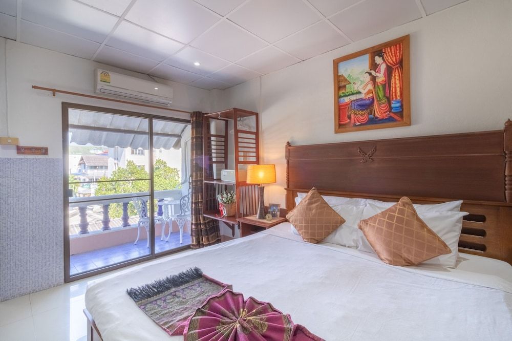 Rendezvous Oldtown Chiangmai Double Room with Balcony 14