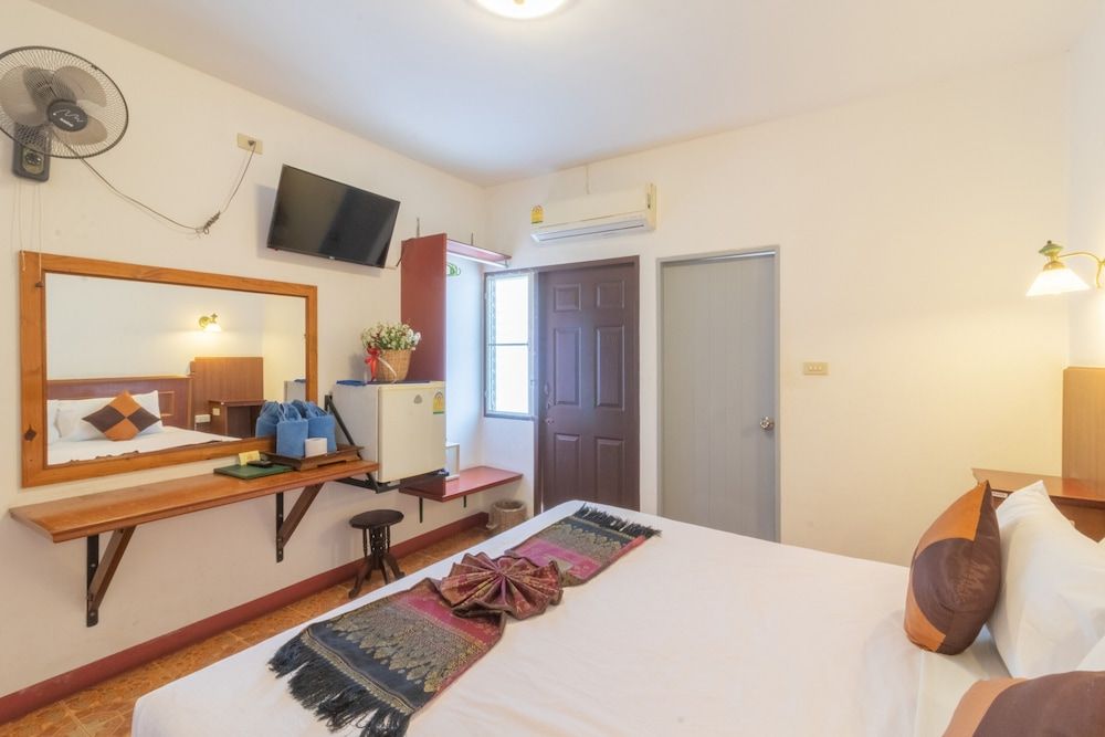 Rendezvous Oldtown Chiangmai Double Room with Balcony 11