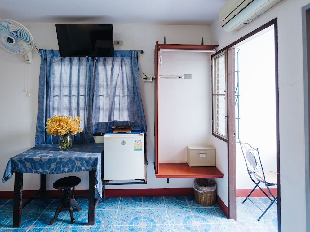 Rendezvous Oldtown Chiangmai Double Room with Balcony 28