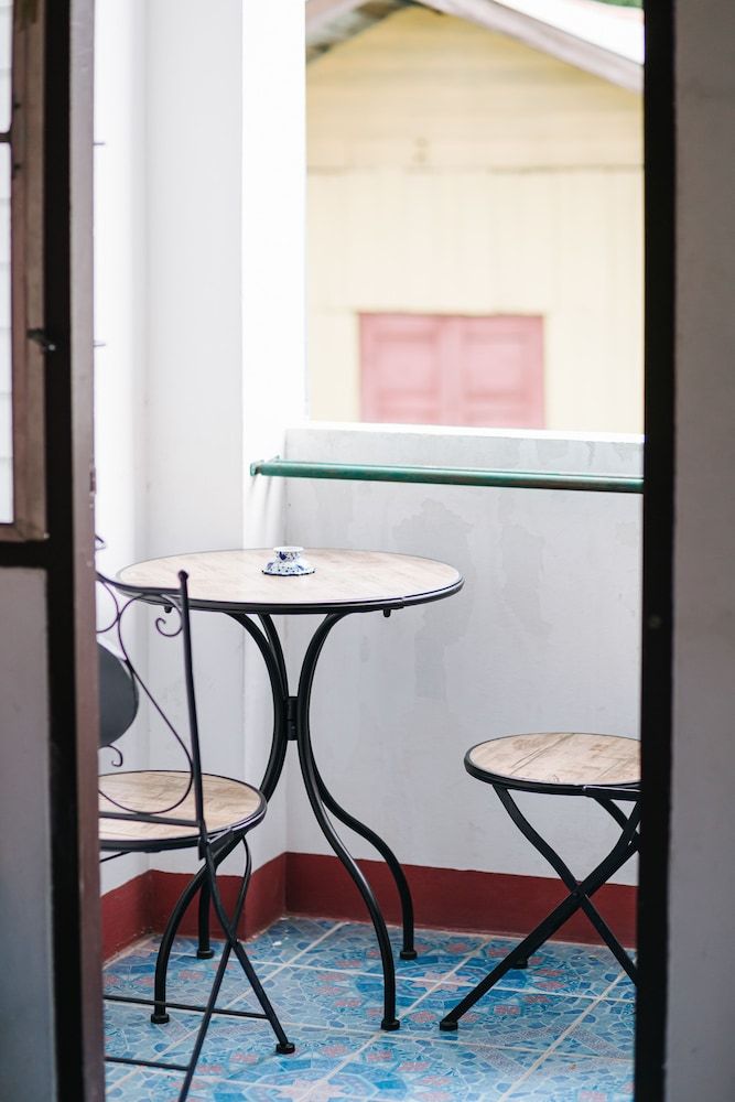 Rendezvous Oldtown Chiangmai Double Room with Balcony 18