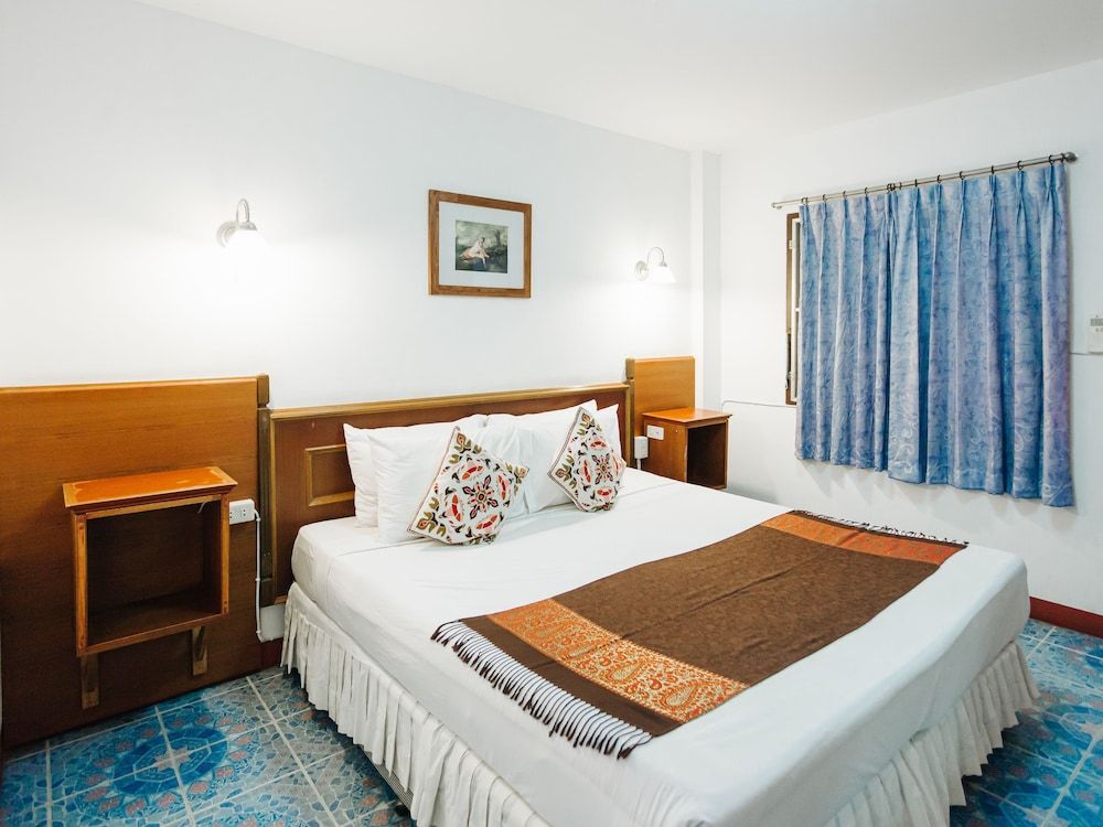 Small Room (no Balcony)