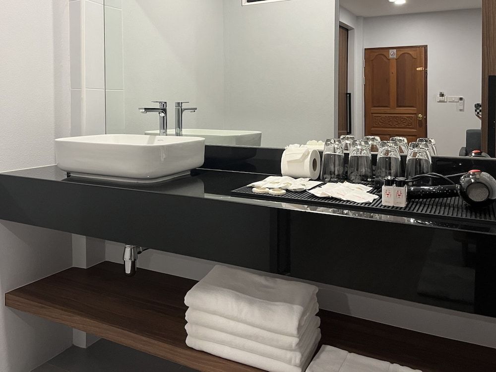 Rendezvous Oldtown Chiangmai Deluxe Quadruple Room, 1 Bedroom 4