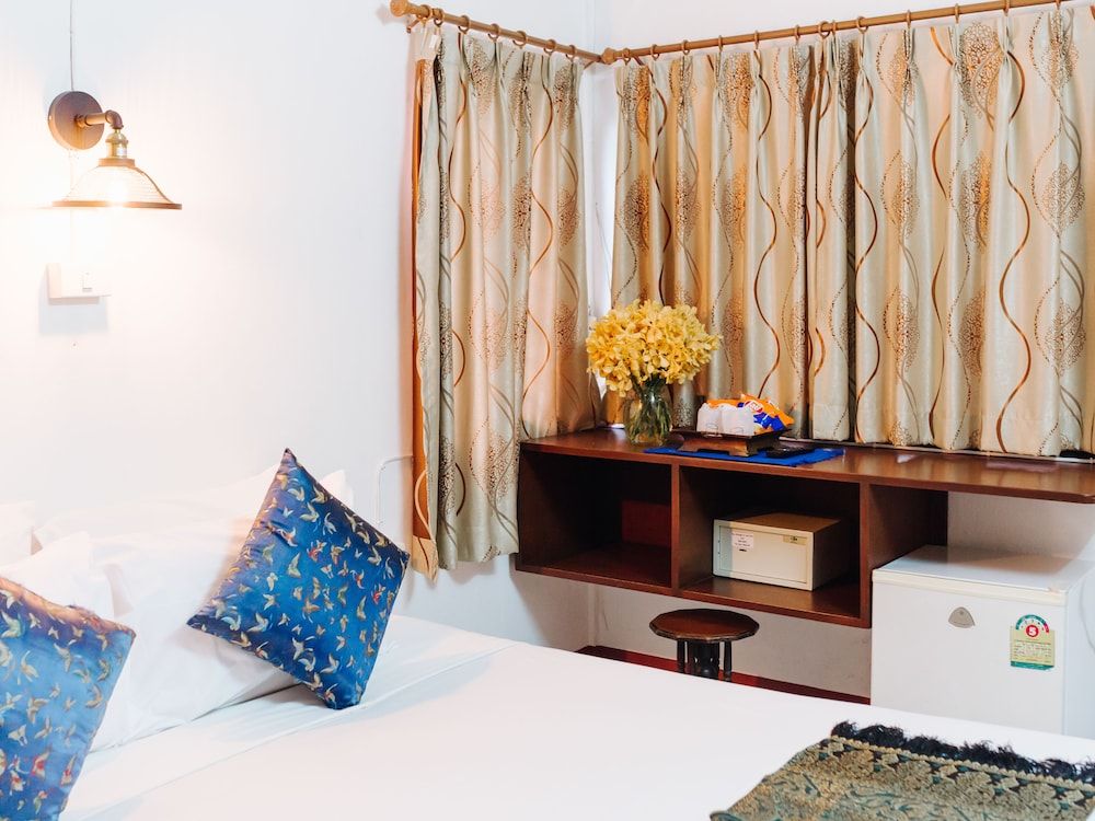 Rendezvous Oldtown Chiangmai Double Room with Balcony 5