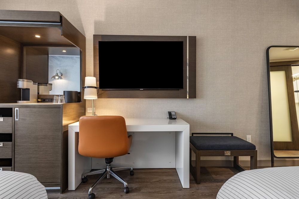 Cambria Hotel Minneapolis Downtown Standard Room, 1 King Bed, Non Smoking 9