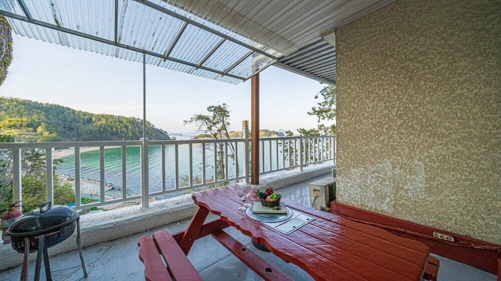 White O Pension Room (A101) 5