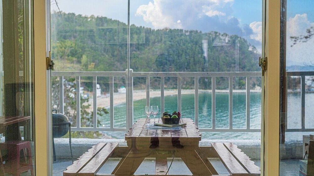 White O Pension Room (A101) 6