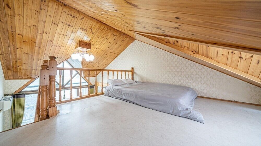 White O Pension Room (A201)