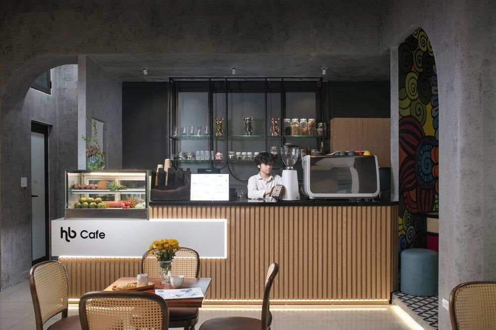 undefined HB Serviced Apartment - Lac Long Quan 6