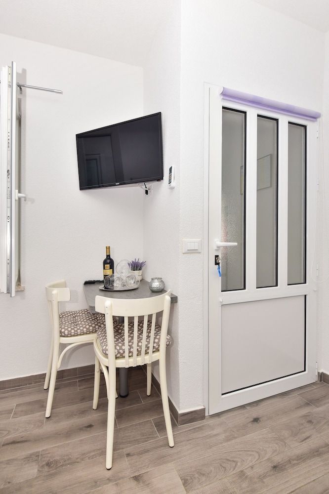 Apartments Bernarda Studio (A2) 16