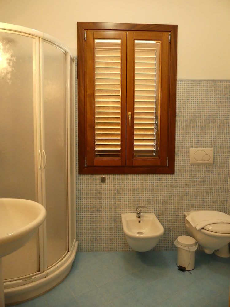 Beb 2000 Family Room 8