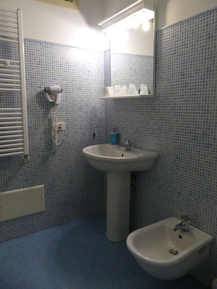 Beb 2000 Quadruple Room 7