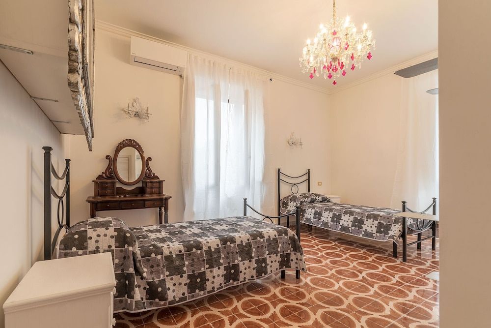 undefined Piramide & Testaccio Design Flat 5