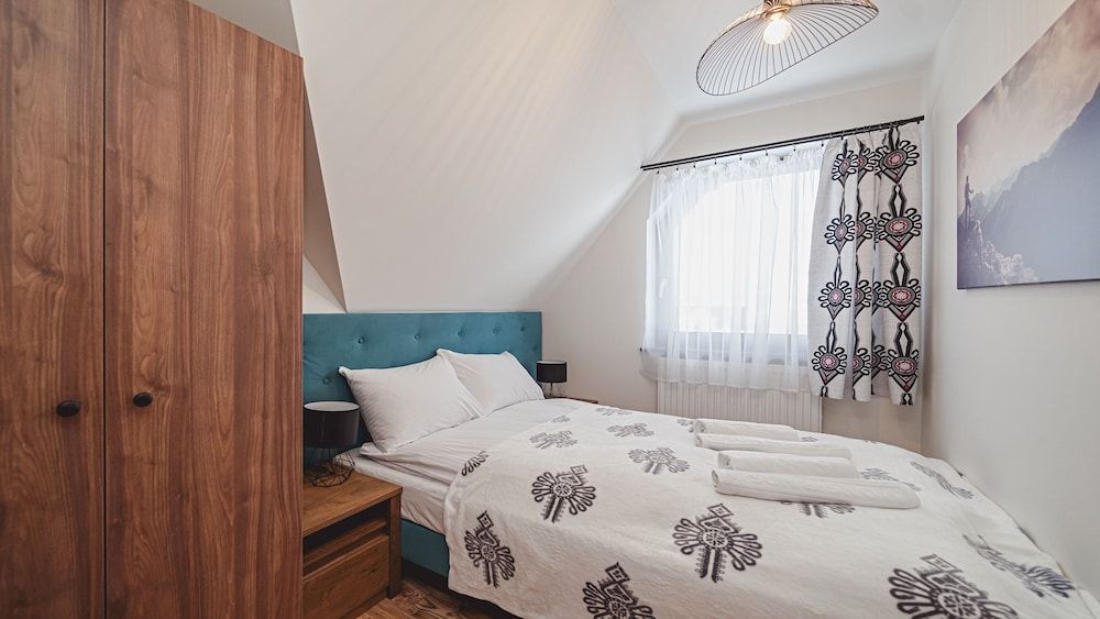 Apartment (H9)