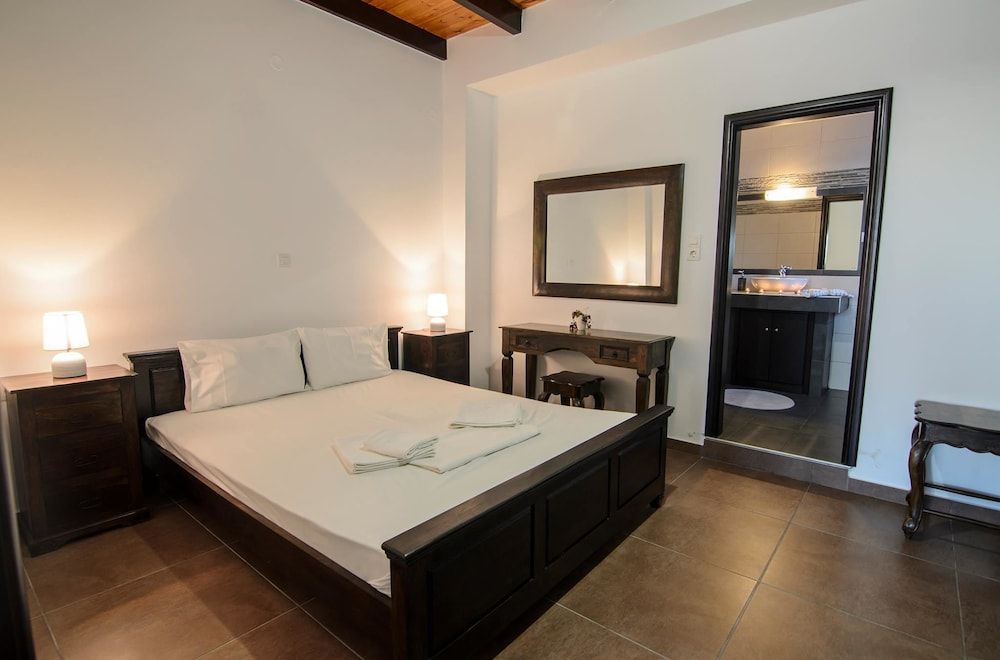 Traditional Apartments Madares Apartment, Mountain View (3 adults)