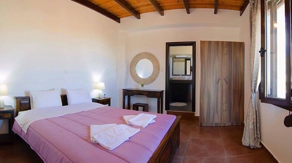 Traditional Apartments Madares Apartment (4 adults) 4