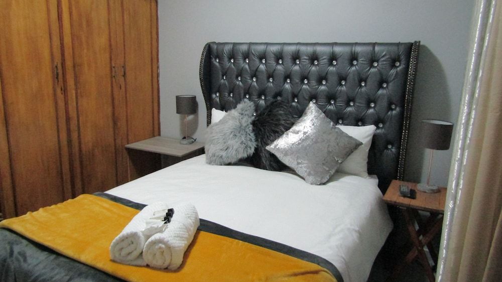 Bountyful Deluxe Room (Shower only) 5