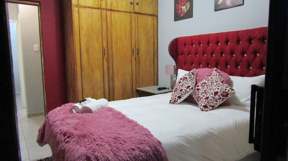 Bountyful Deluxe Room (Shower only) 4