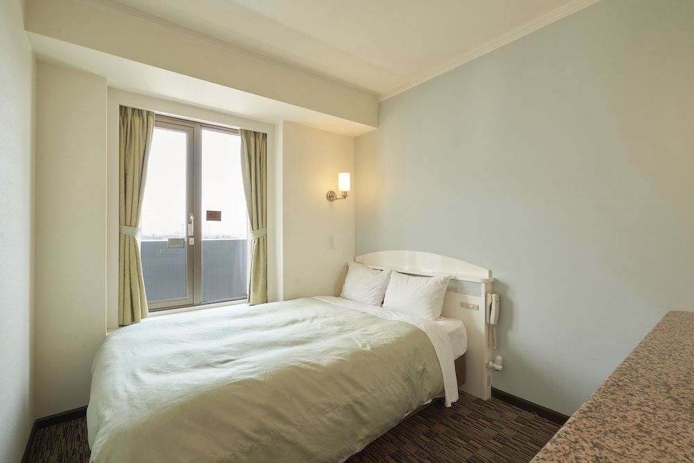 Double Room, Smoking (Semidouble)