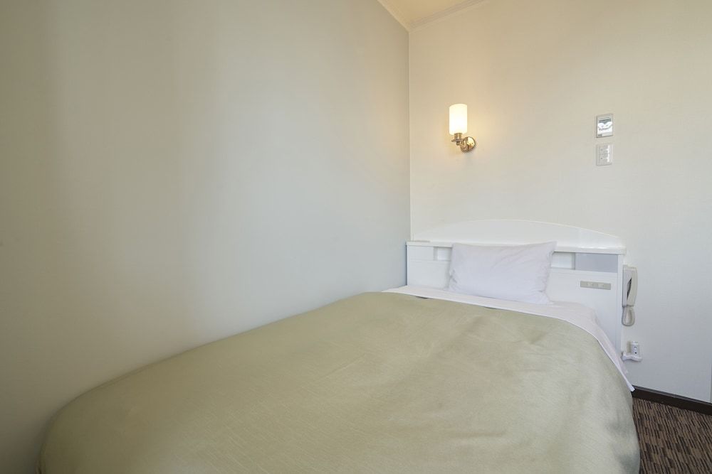 Single Room,  Smoking - Breakfast + Dinner(Curry) Included