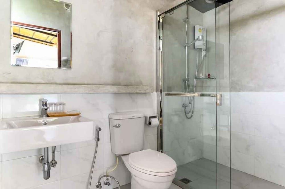 Loftpical Resort Twin Room 8