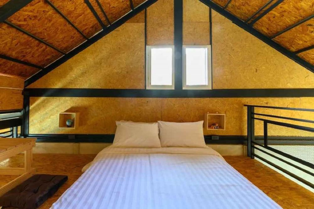 Loftpical Resort Family Room 5