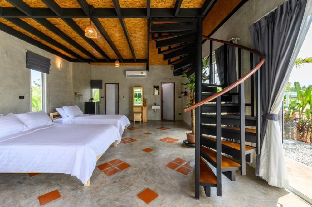 Loftpical Resort Family Room 3