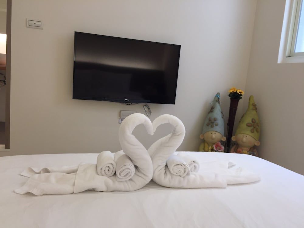 undefined Happiness Dot 8