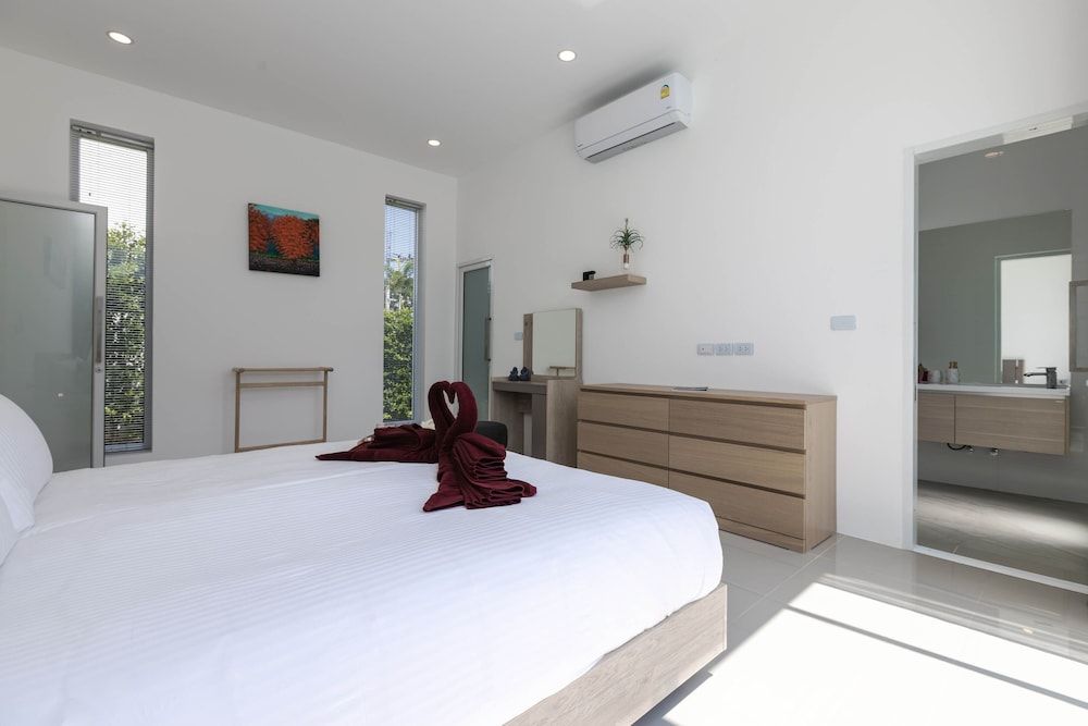 Modern 4 Bedroom Pool Villa PMK-A2 Family Villa 4