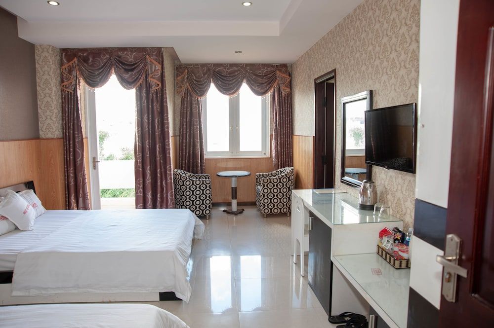Ngoc Se Hotel Quadruple Room 2