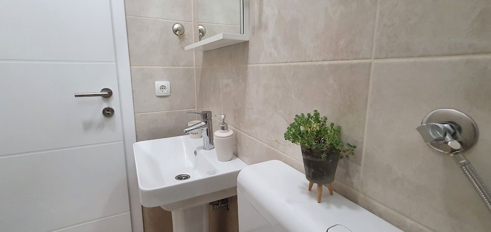 Happy Apartments Economy Studio 10