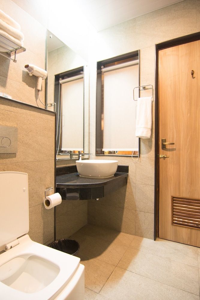 Everest Boutique Hotel Heritage Deluxe Double or Twin Room 4