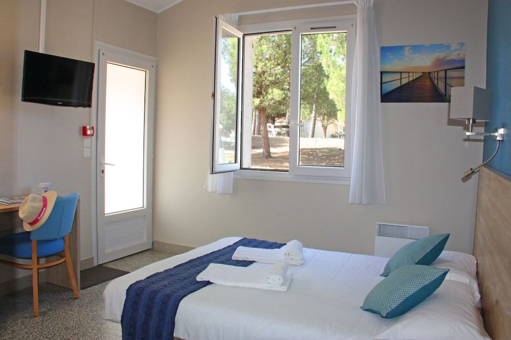 Room, 3 Bedrooms, Connecting Rooms