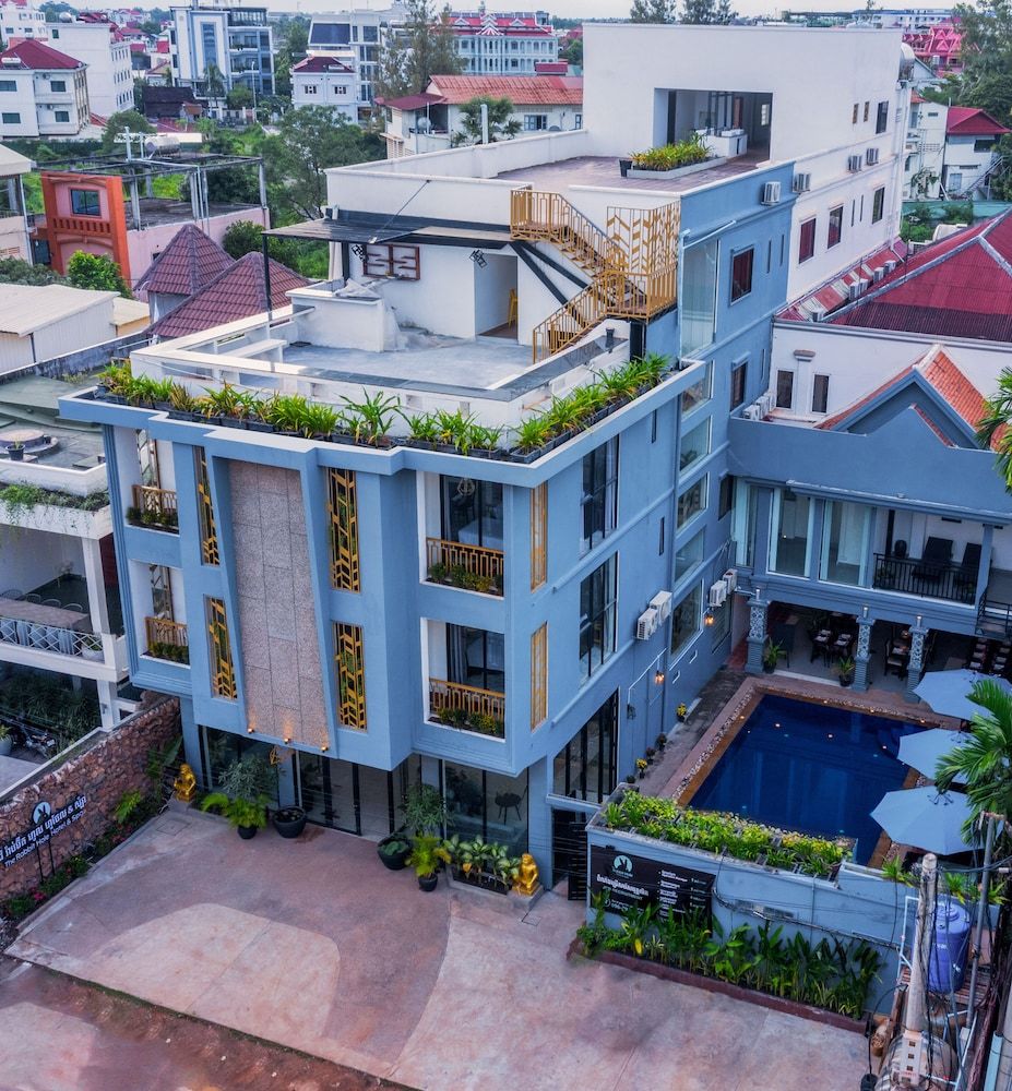 undefined The Rabbit Hole Hotel & Spa 5