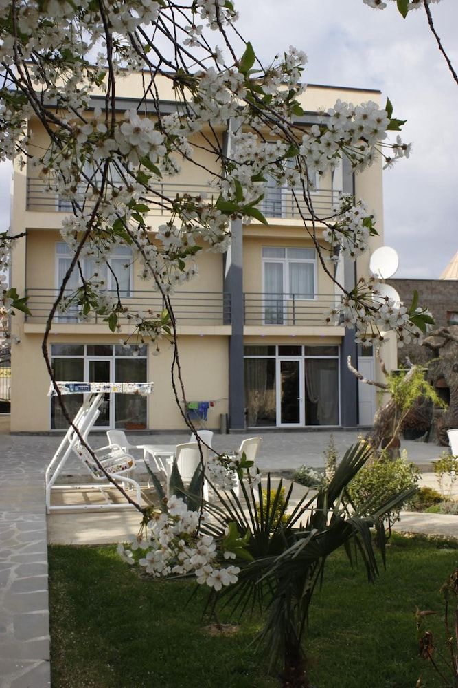 undefined Hotel Liel 6