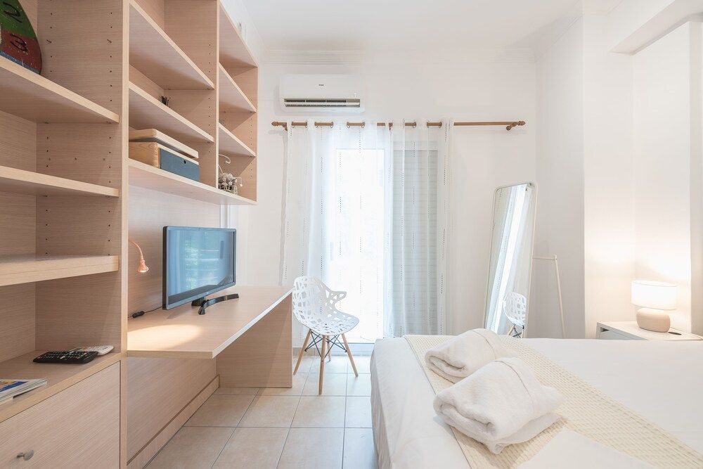 Elegant Koukaki Studio by Cloudkeys City Studio 13