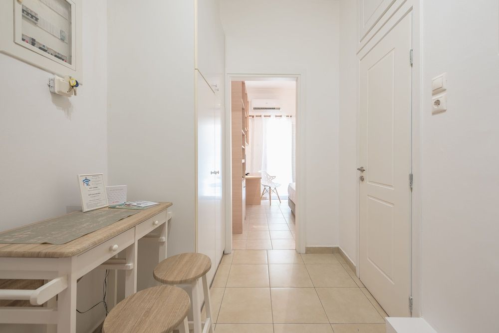 Elegant Koukaki Studio by Cloudkeys City Studio 28