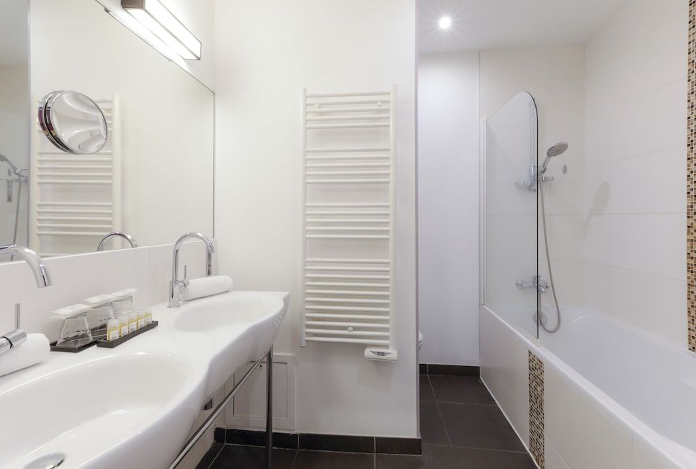 Hotel Ambre Classic Double Room 6