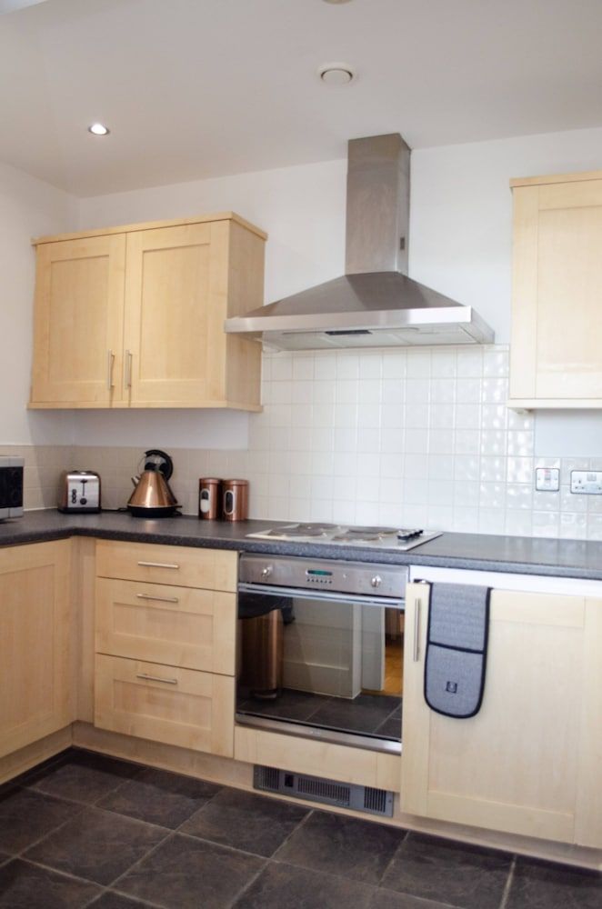 Henry Street - Apt 22 Apartment, 2 Bedrooms 14