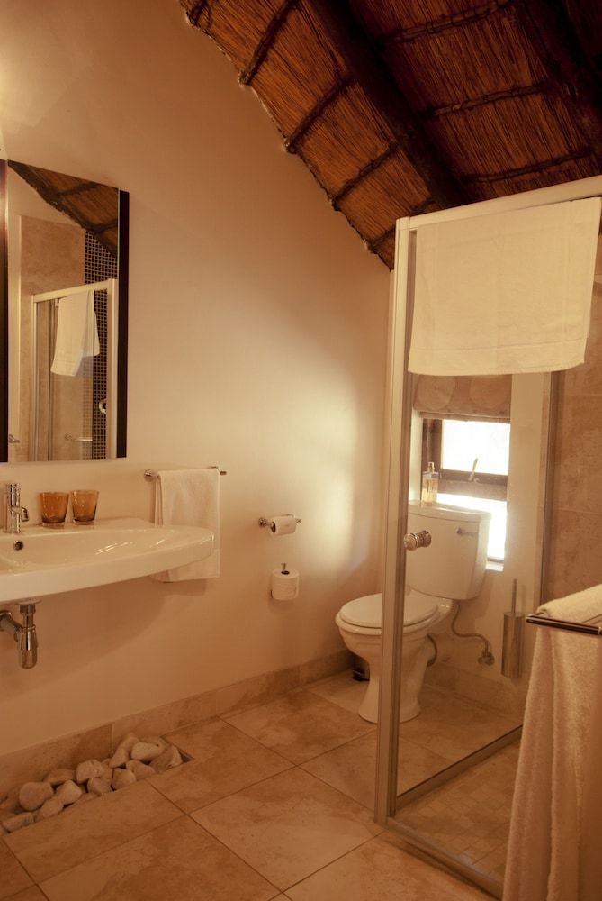 Lourie Lodge Luxury Two 7