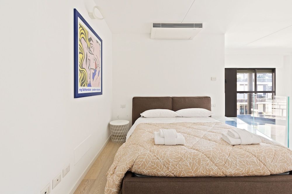 undefined Elegant Loft with balcony 4