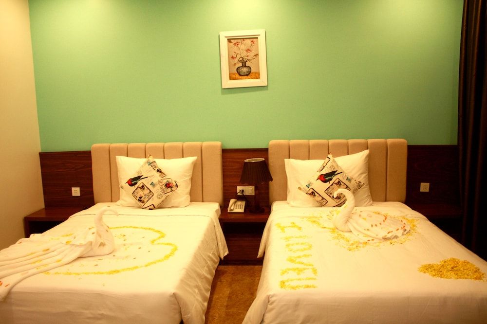 Cong Thanh Long Beach Hotel Deluxe Twin Room 8