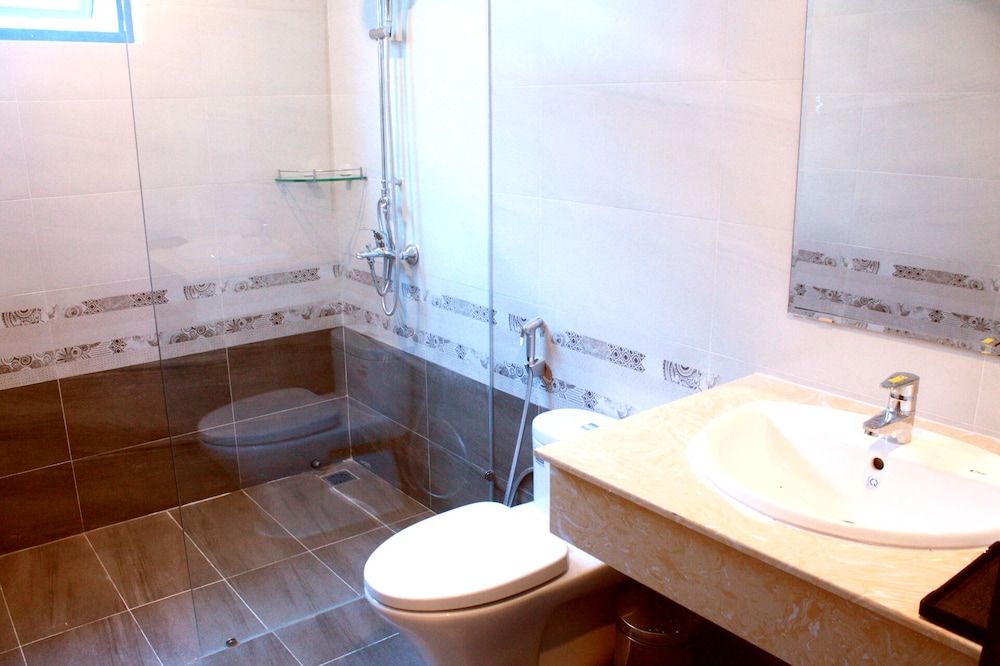 Cong Thanh Long Beach Hotel Deluxe Double Room 8