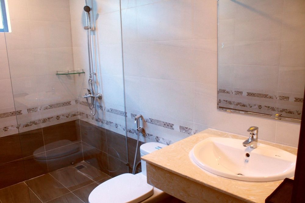 Cong Thanh Long Beach Hotel Deluxe Twin Room 10