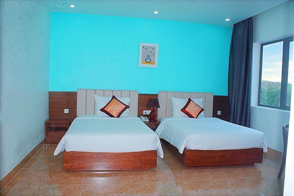 Cong Thanh Long Beach Hotel Deluxe Twin Room 3