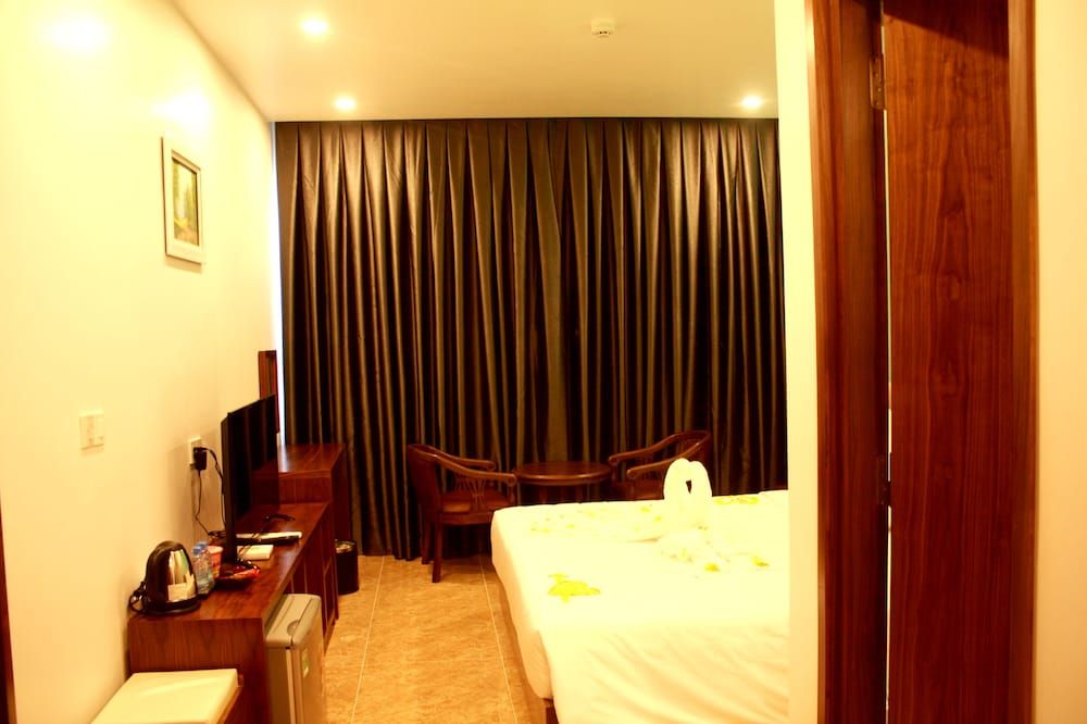 Cong Thanh Long Beach Hotel Deluxe Double Room 10