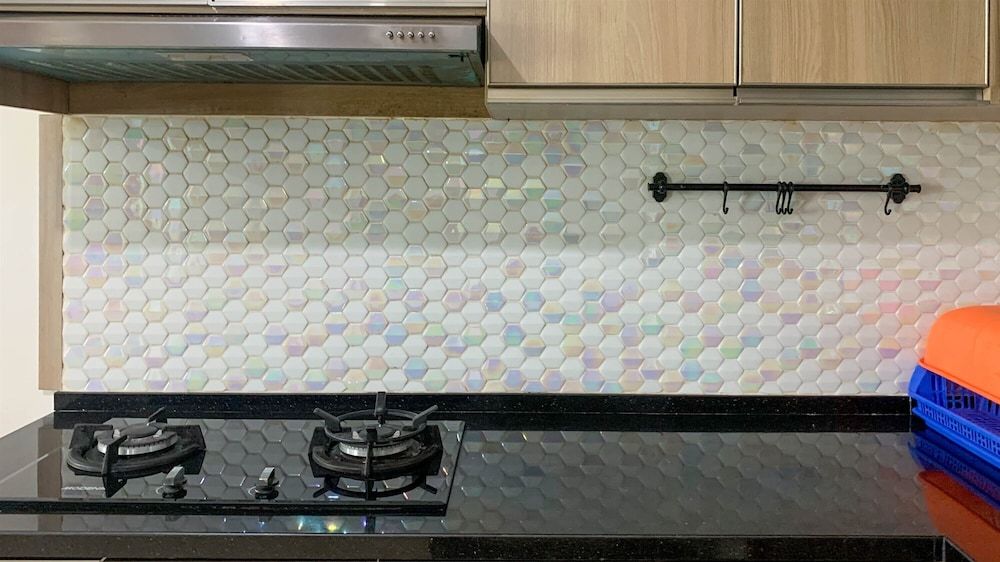 undefined Spacious And Comfy 2Br Apartment Green Bay Condominium 9