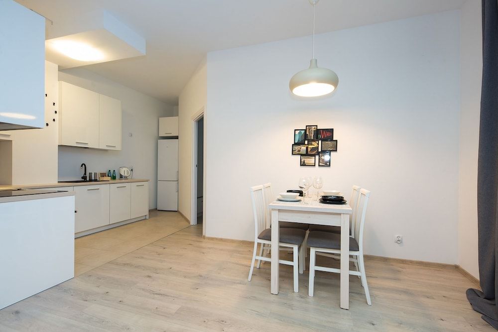 undefined ShortStayPoland Środkowa - B49 8